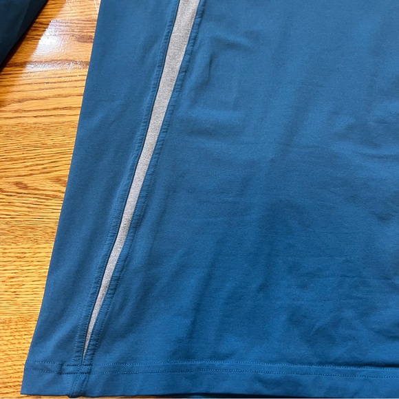 Lululemon Men’s Quarter Zip Longsleeve Pullover Shirt - Picture 5 of 14